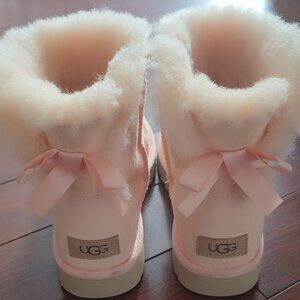 UGG Bailey Bow